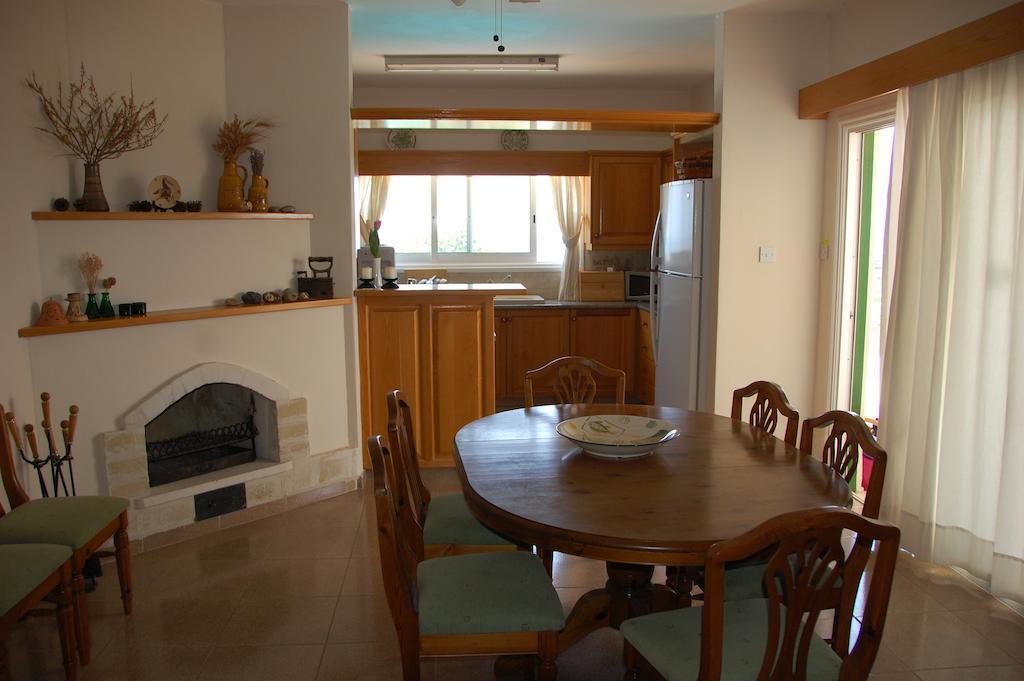 Villa Chrysanthia Polis 部屋 写真